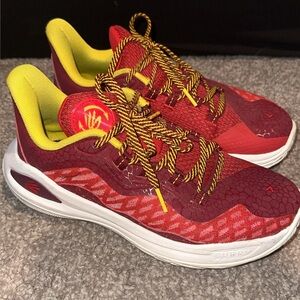 Kids under armor Curry Flow 11 Bruce Lee 4.5y